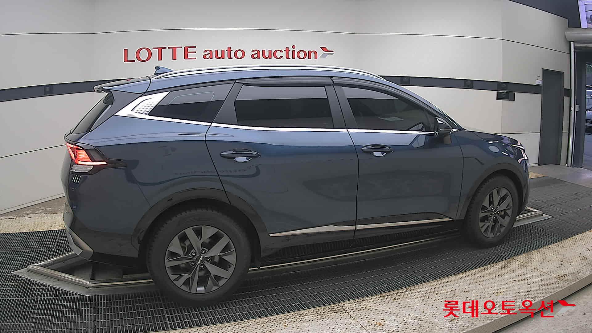 2022 - kia sportage