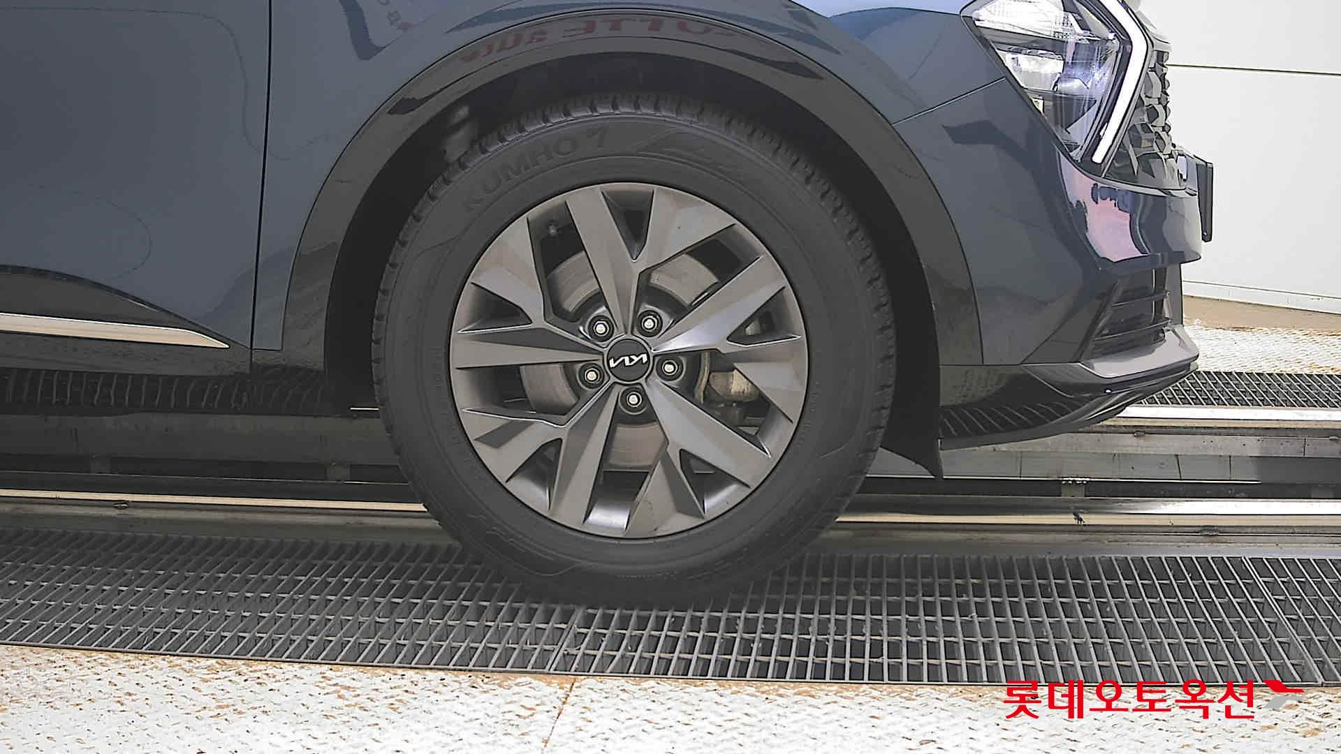 2022 - kia sportage