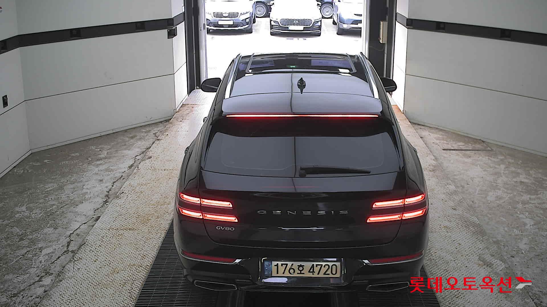 2021 - genesis gv80