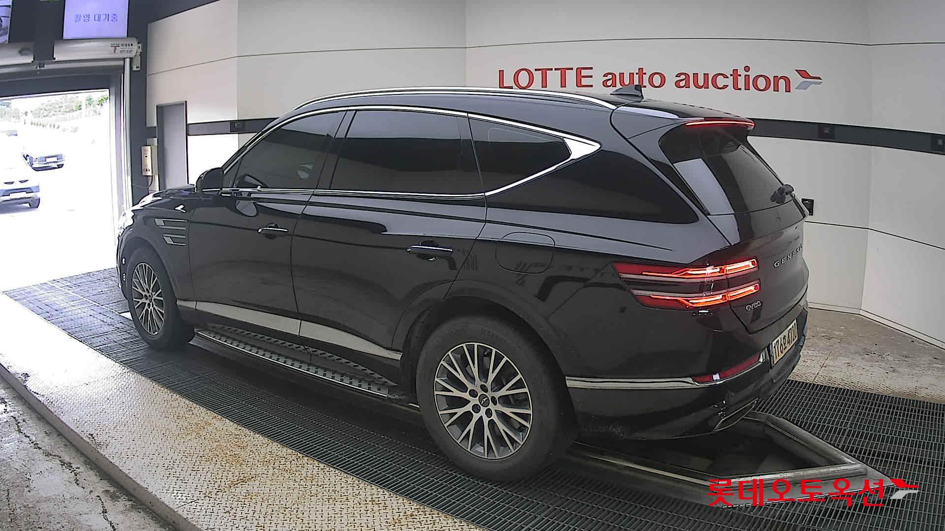 2021 - genesis gv80