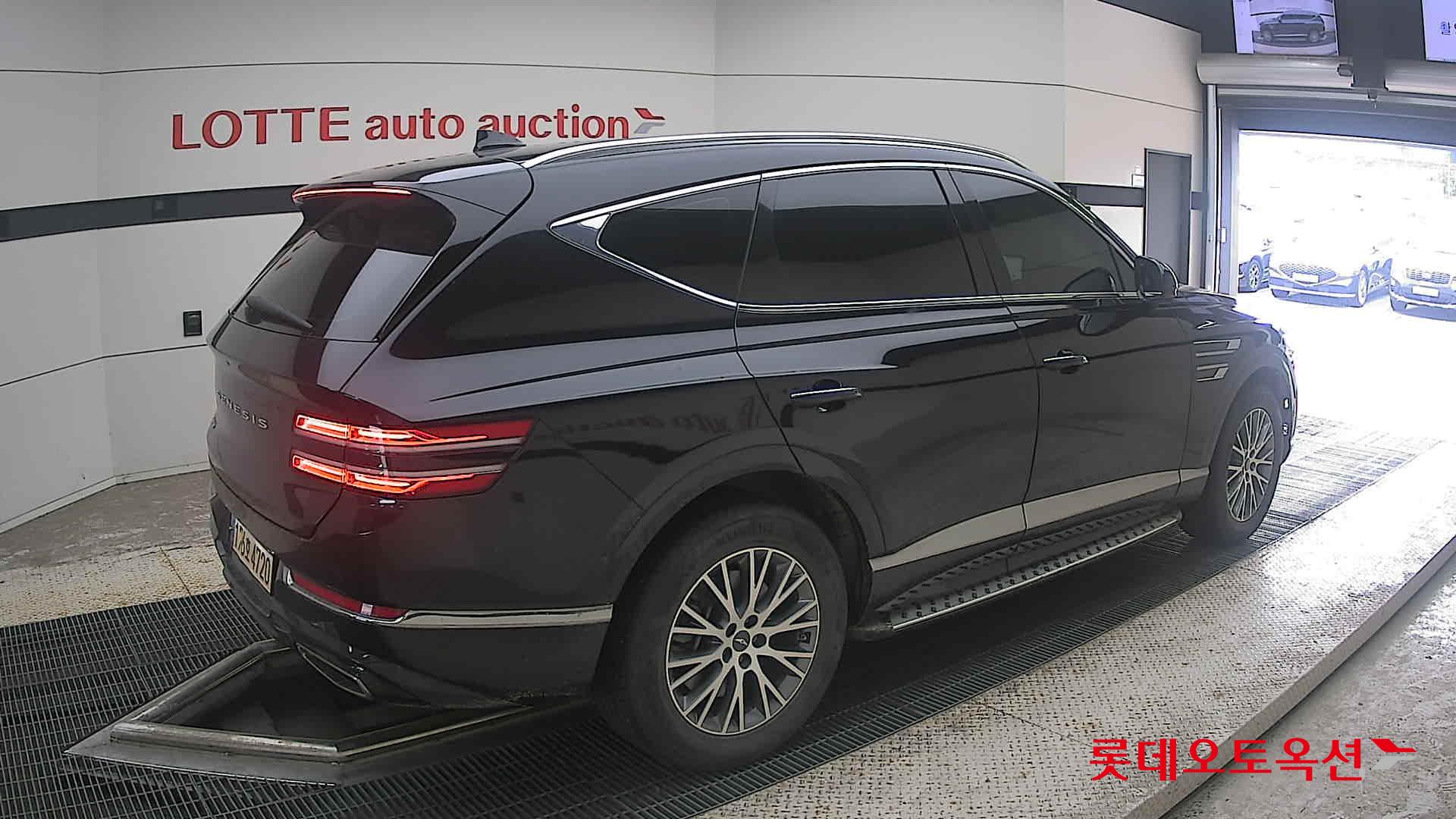 2021 - genesis gv80