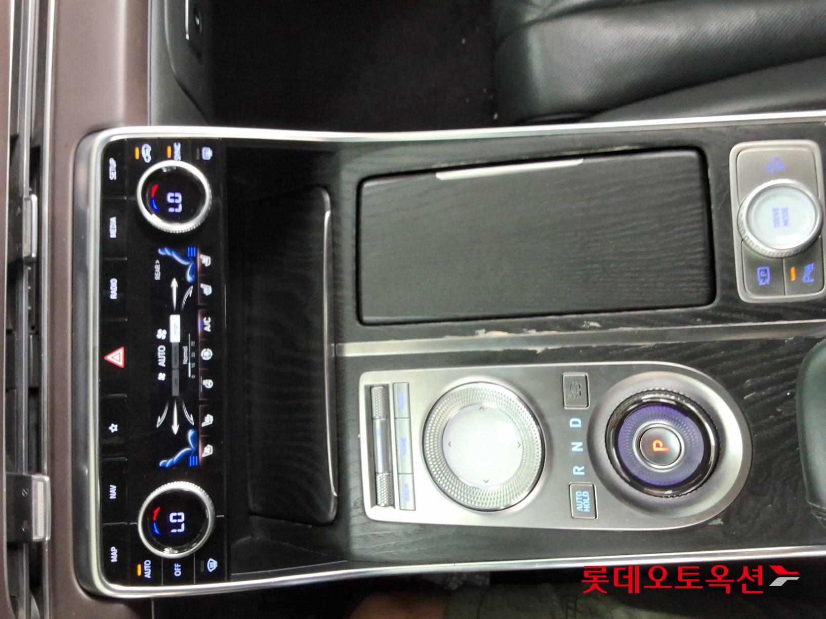 2021 - genesis gv80