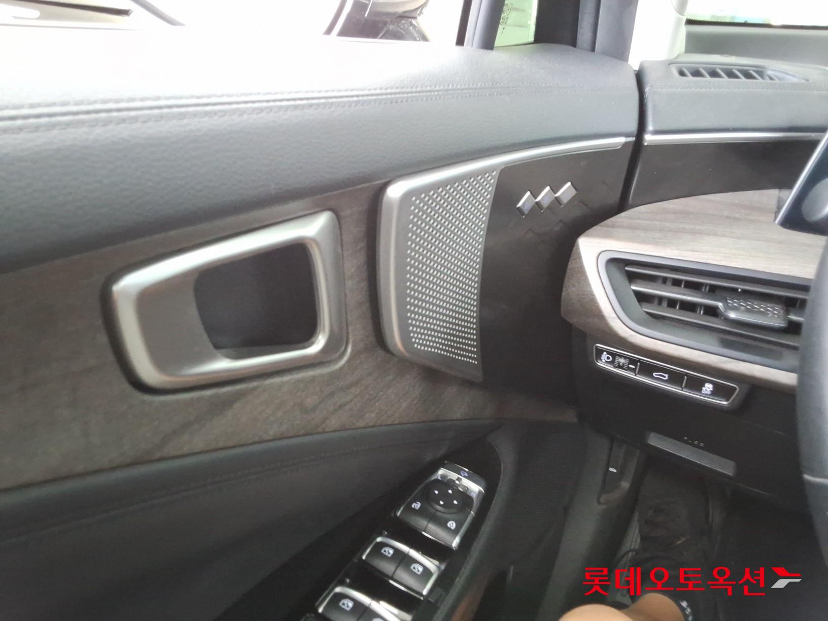 2022 - kia k8