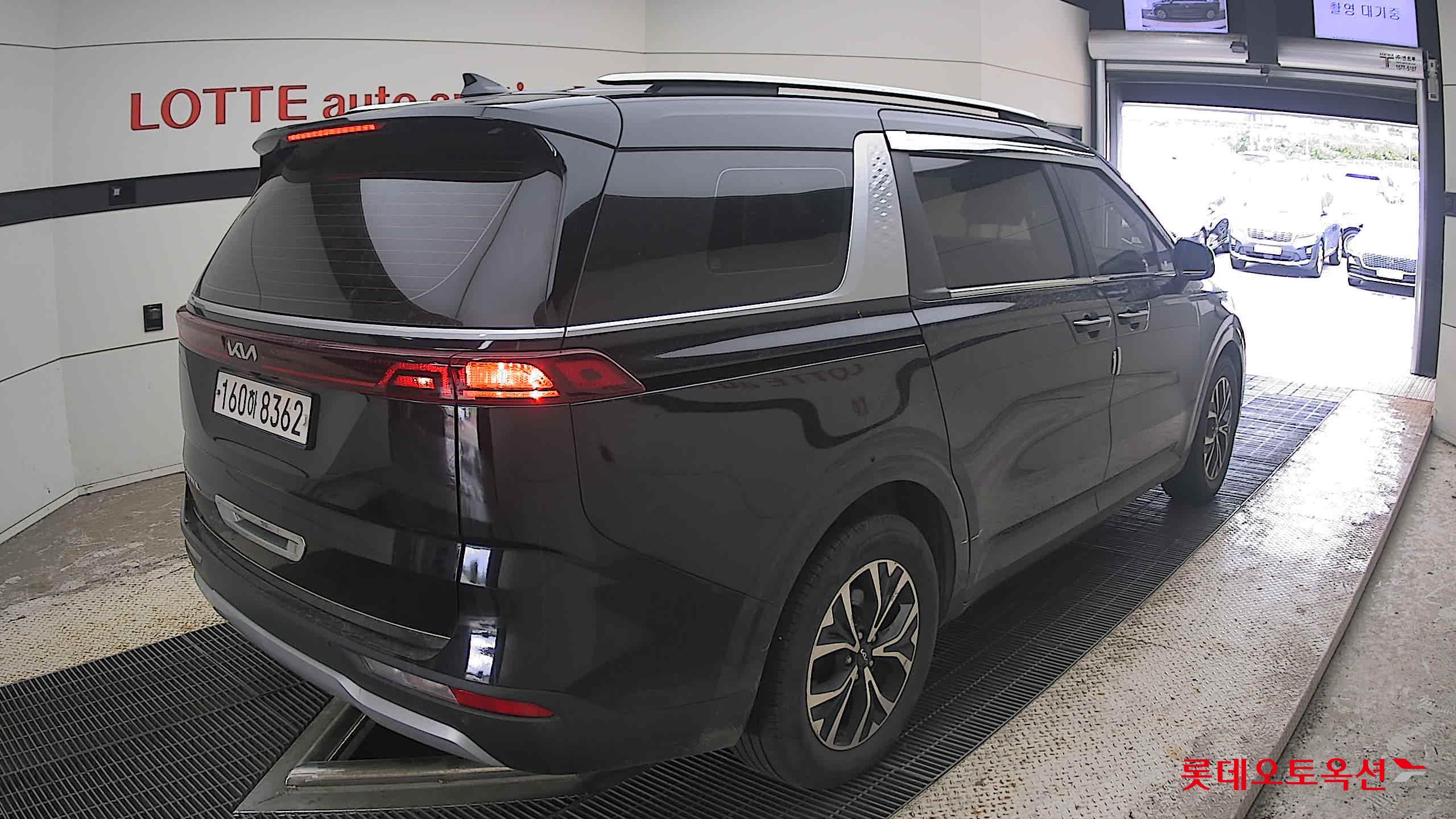 2022 - kia carnival