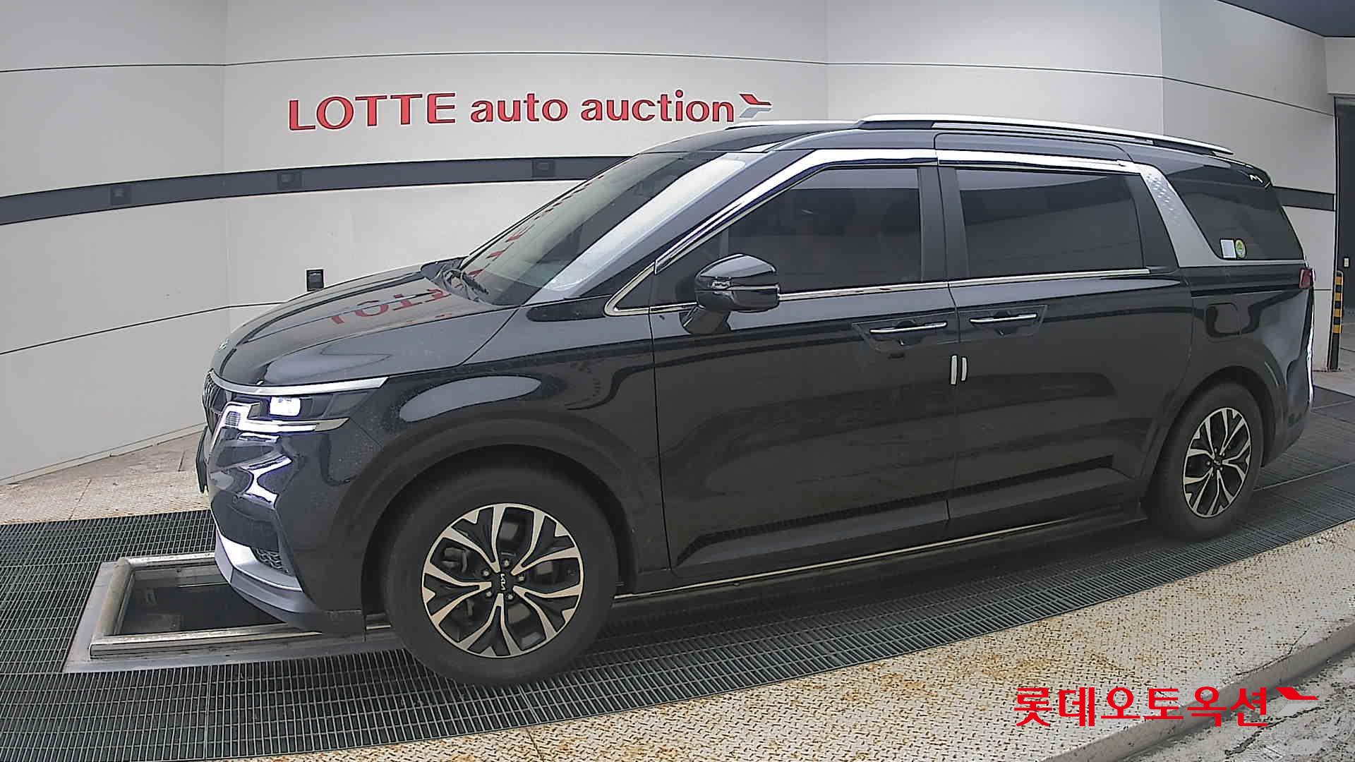 2022 - kia carnival