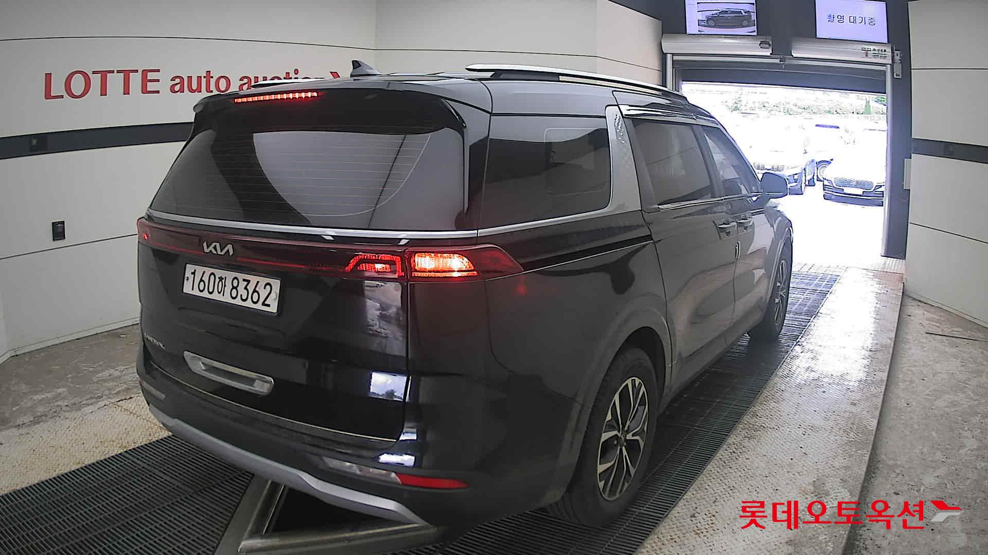 2022 - kia carnival