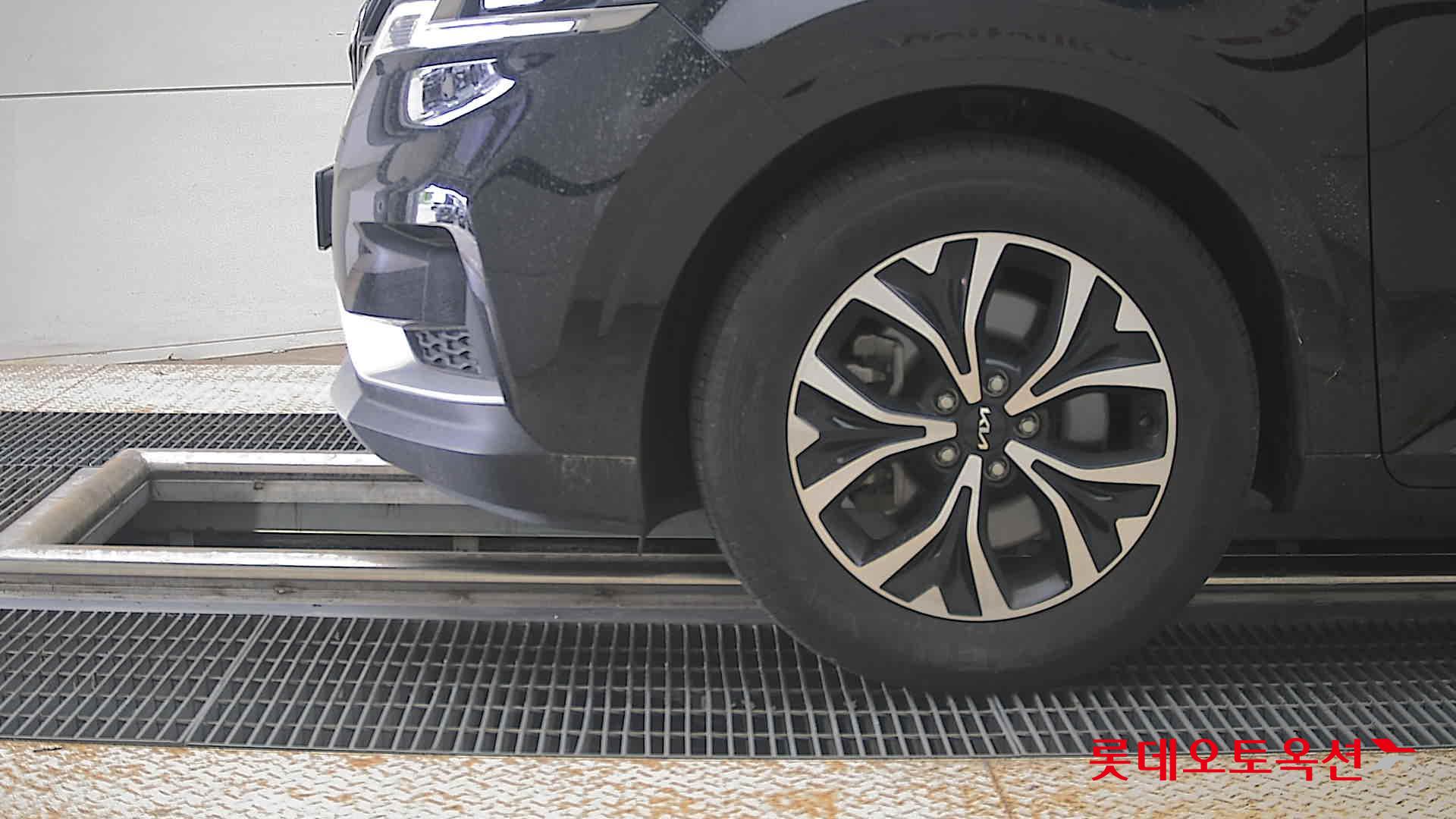 2022 - kia carnival