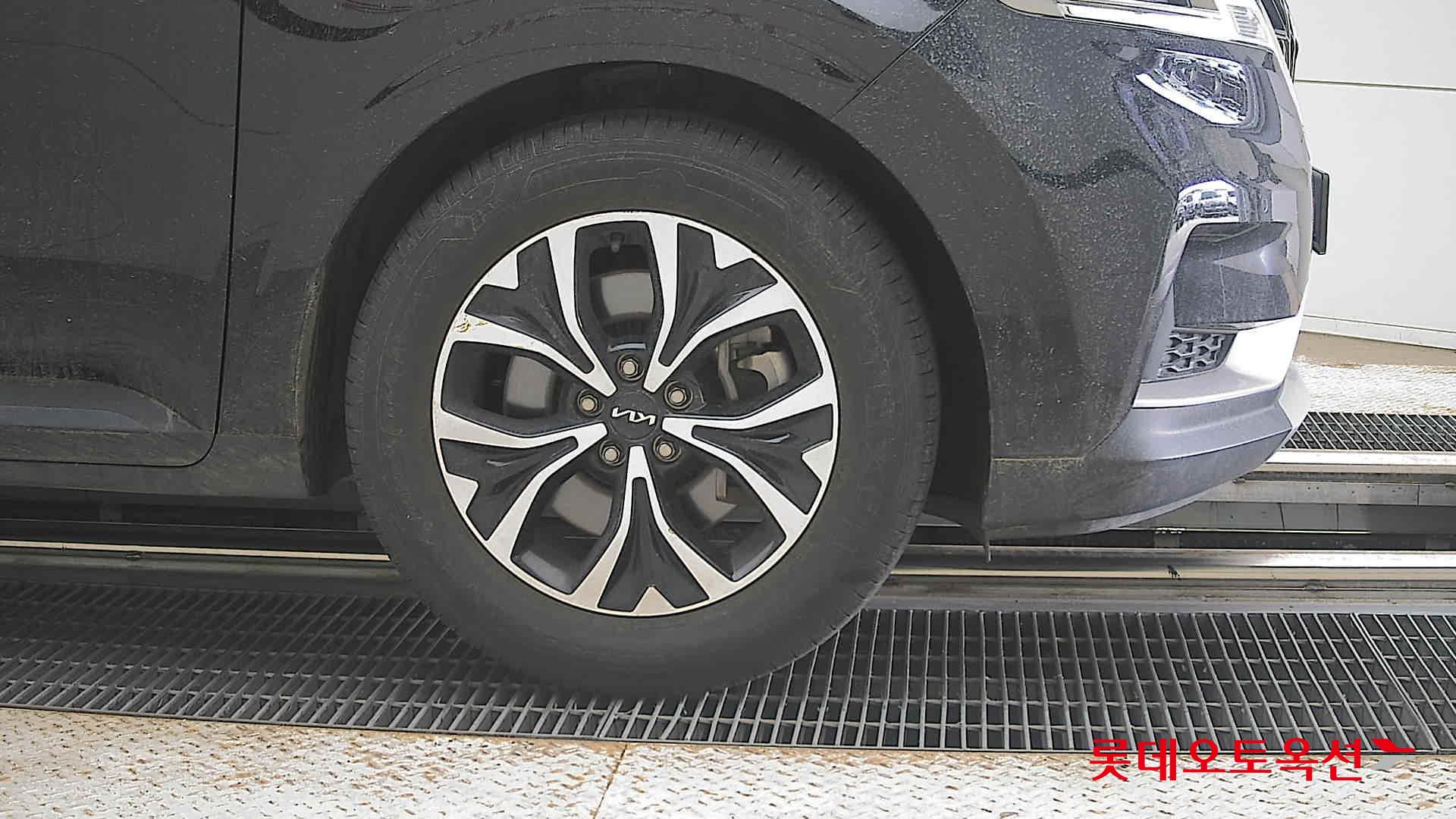 2022 - kia carnival