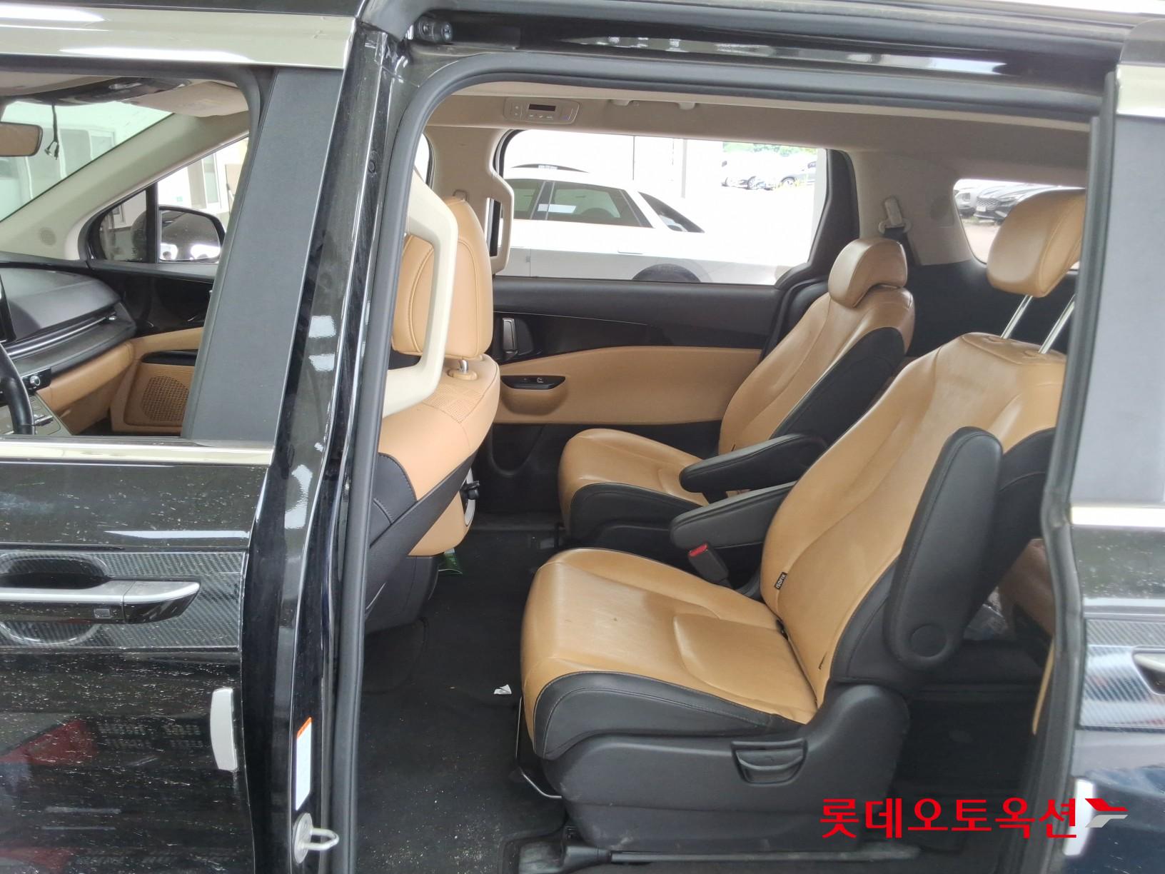 2022 - kia carnival