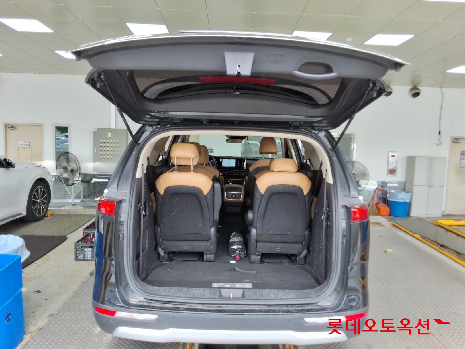 2022 - kia carnival