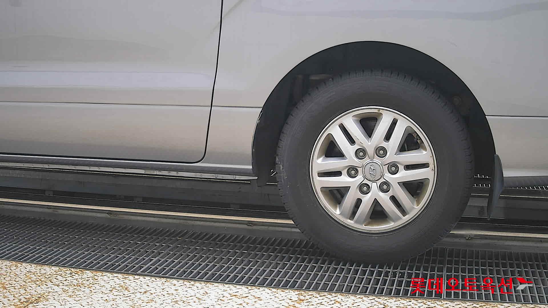 2021 - hyundai grand starex