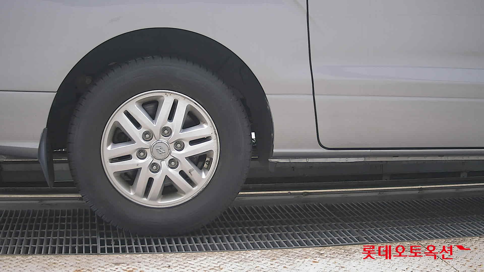 2021 - hyundai grand starex