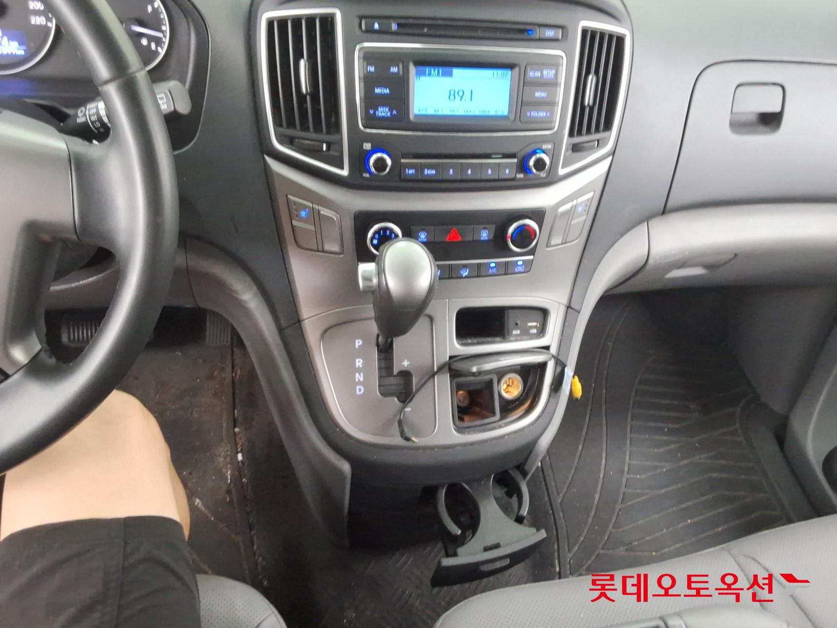2021 - hyundai grand starex