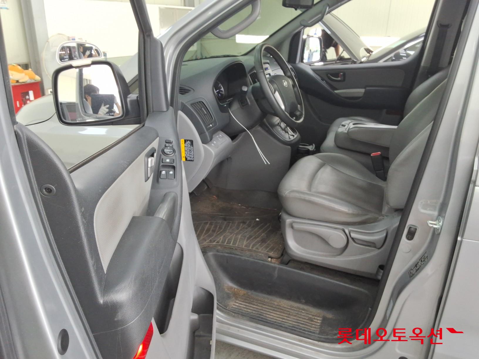 2021 - hyundai grand starex