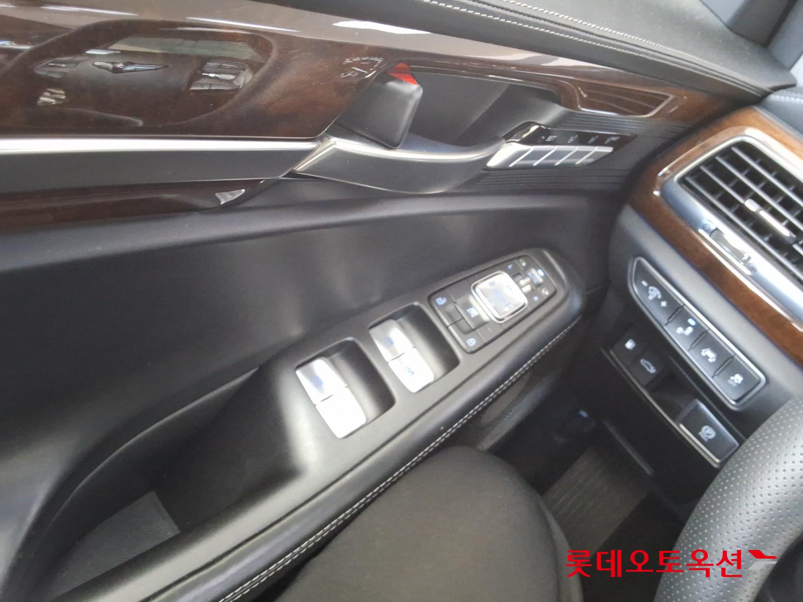 2018 - genesis eq900