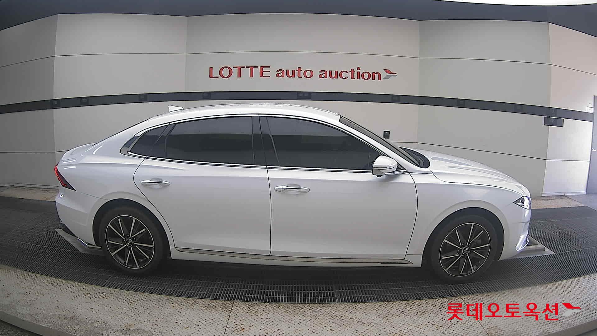 2022 - hyundai grandeur