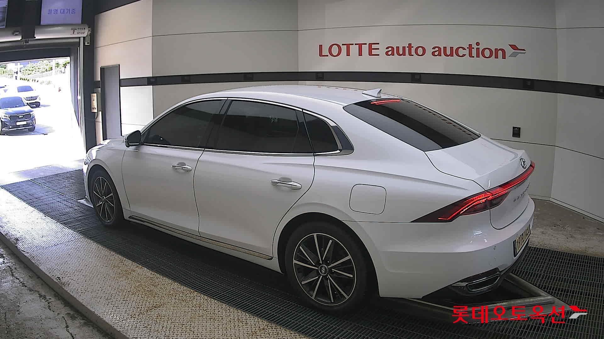 2022 - hyundai grandeur