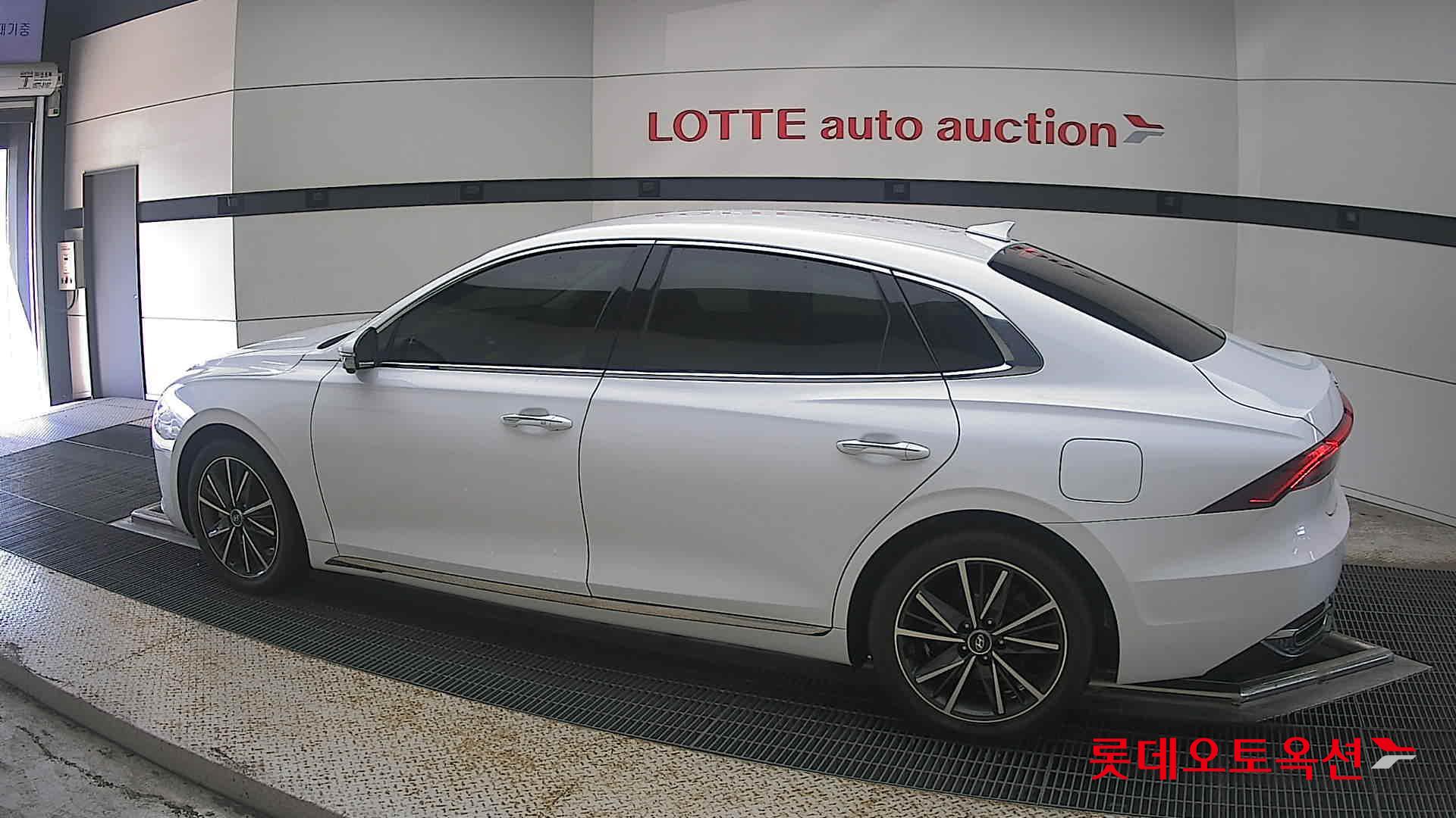 2022 - hyundai grandeur