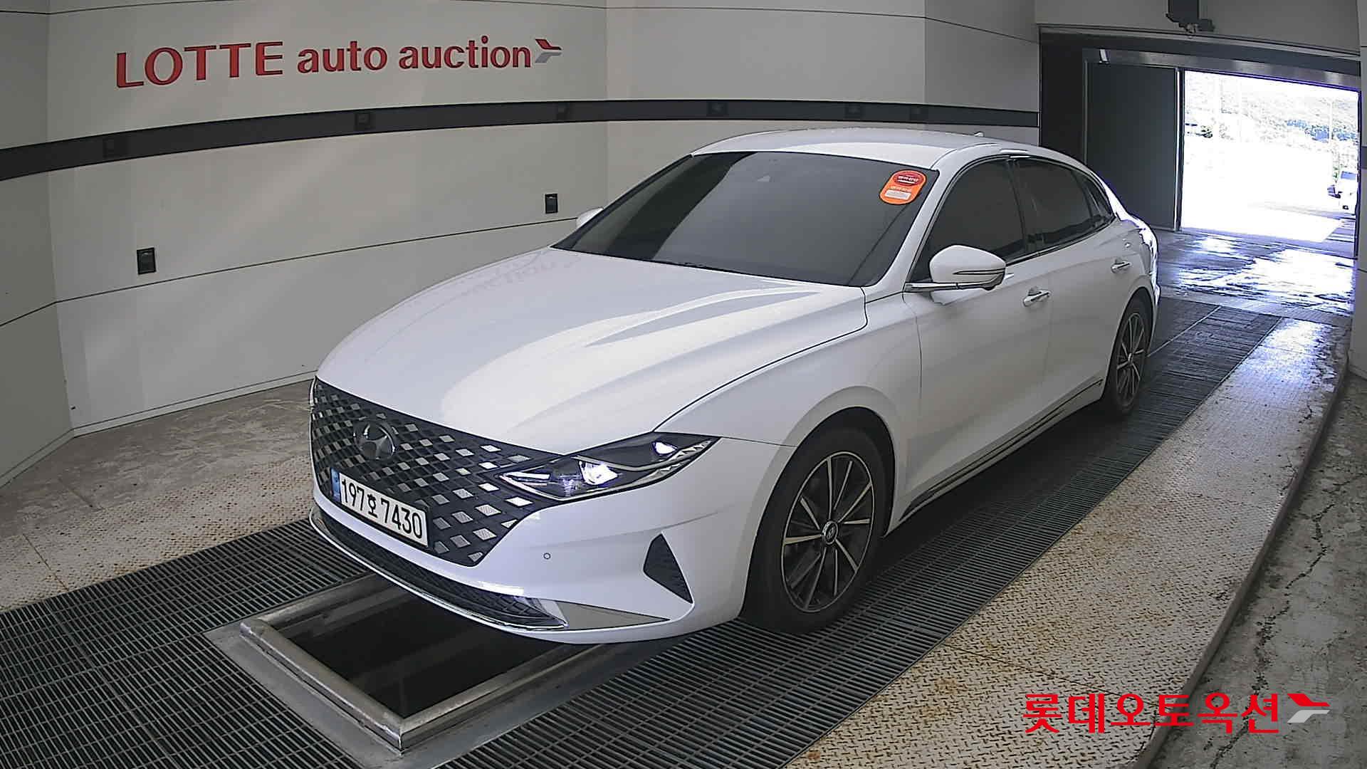 2022 - hyundai grandeur