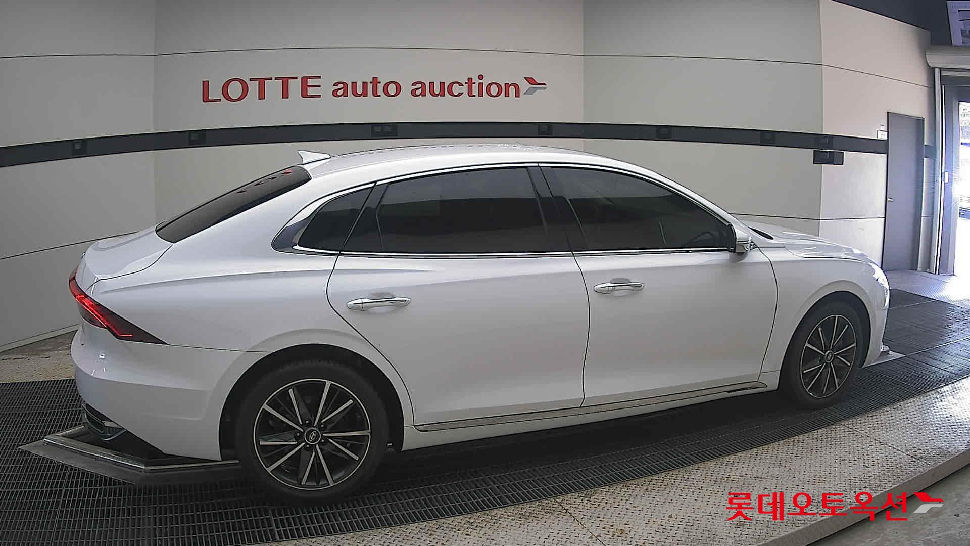 2022 - hyundai grandeur