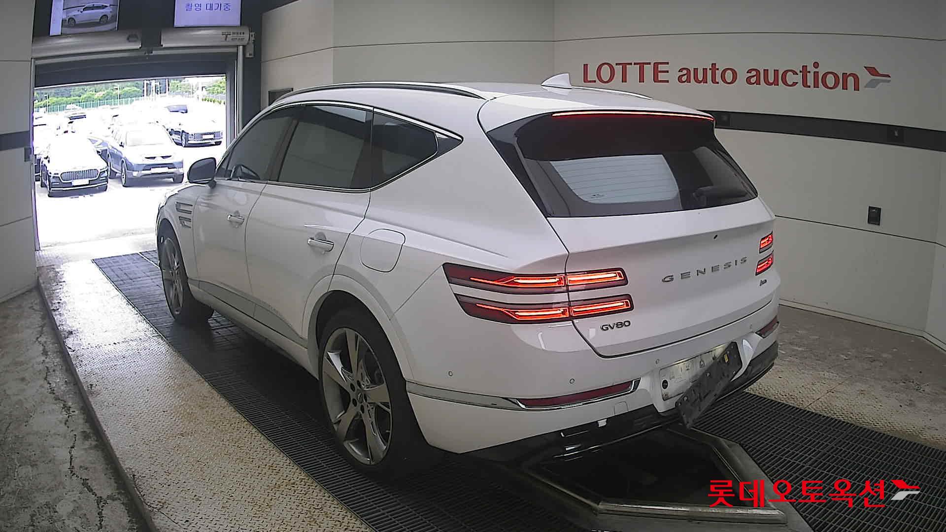 2022 - genesis gv80