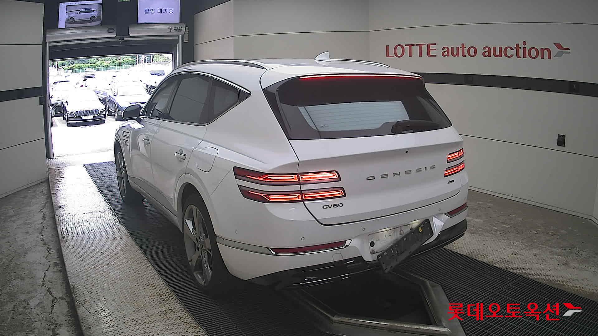 2022 - genesis gv80