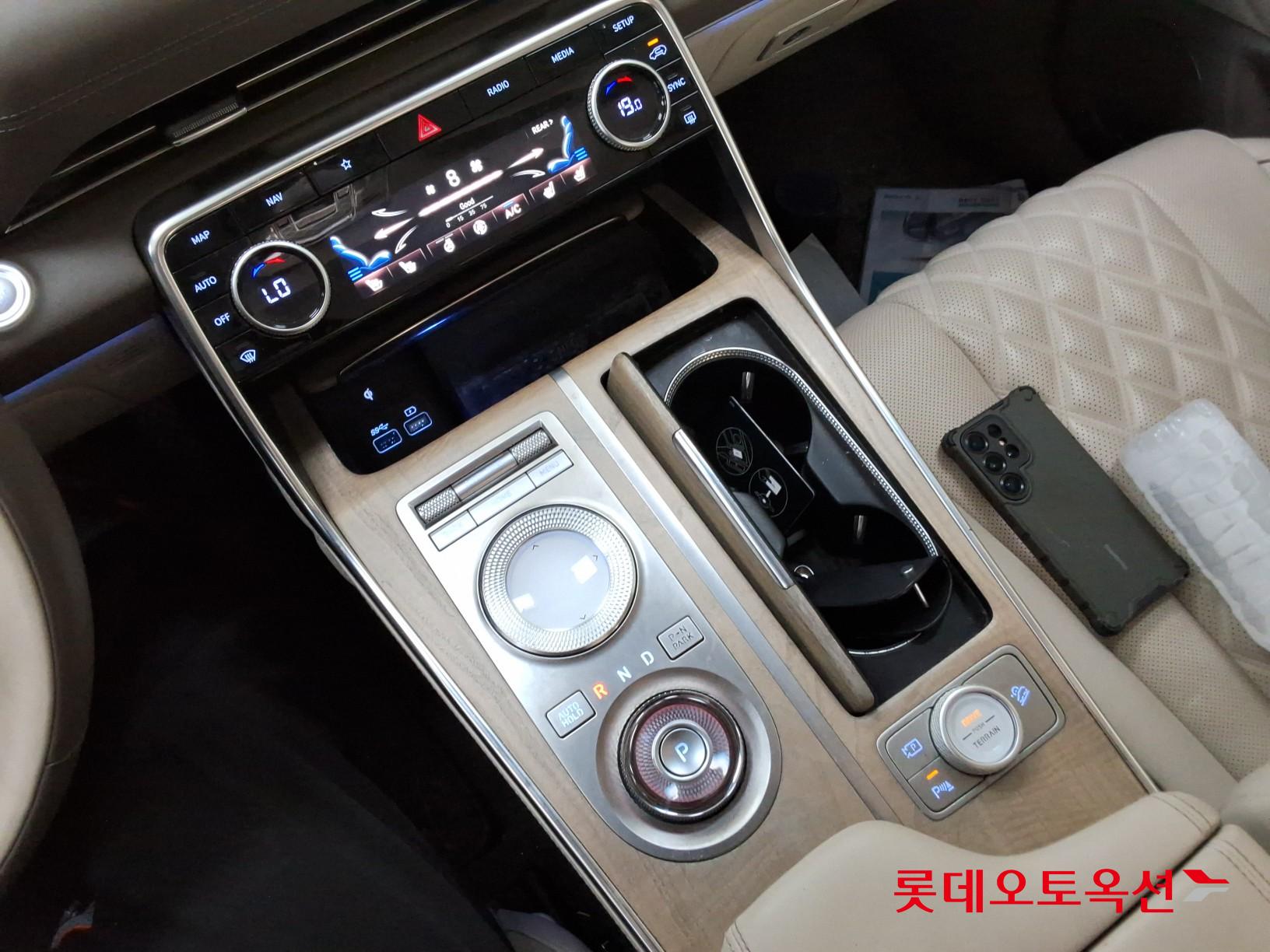 2022 - genesis gv80