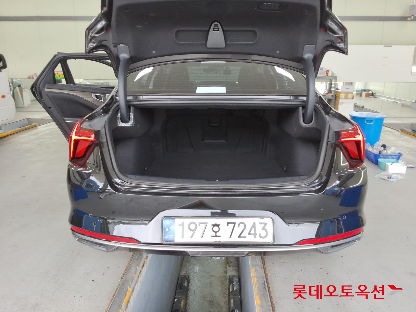 2022 - kia k8