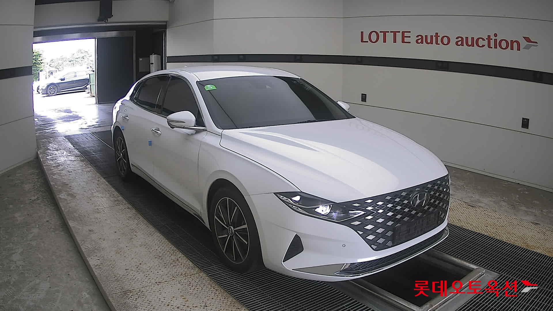 2022 - hyundai grandeur