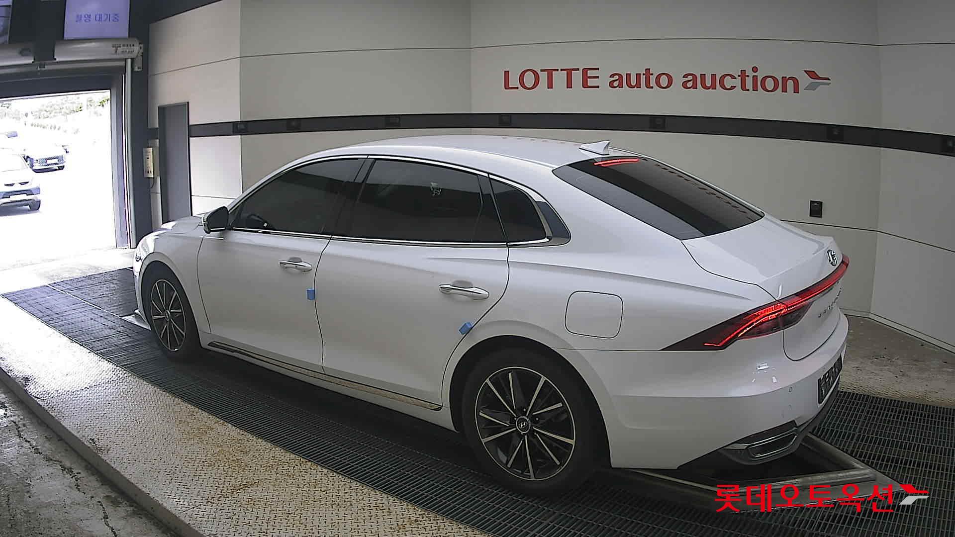 2022 - hyundai grandeur