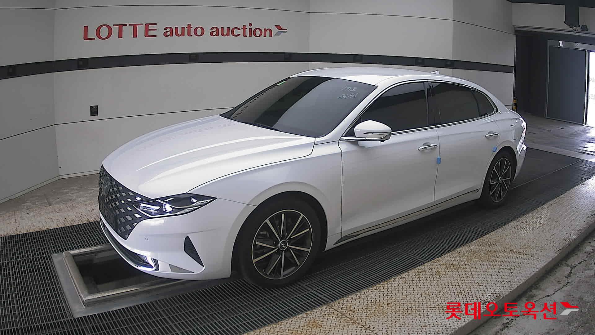 2022 - hyundai grandeur