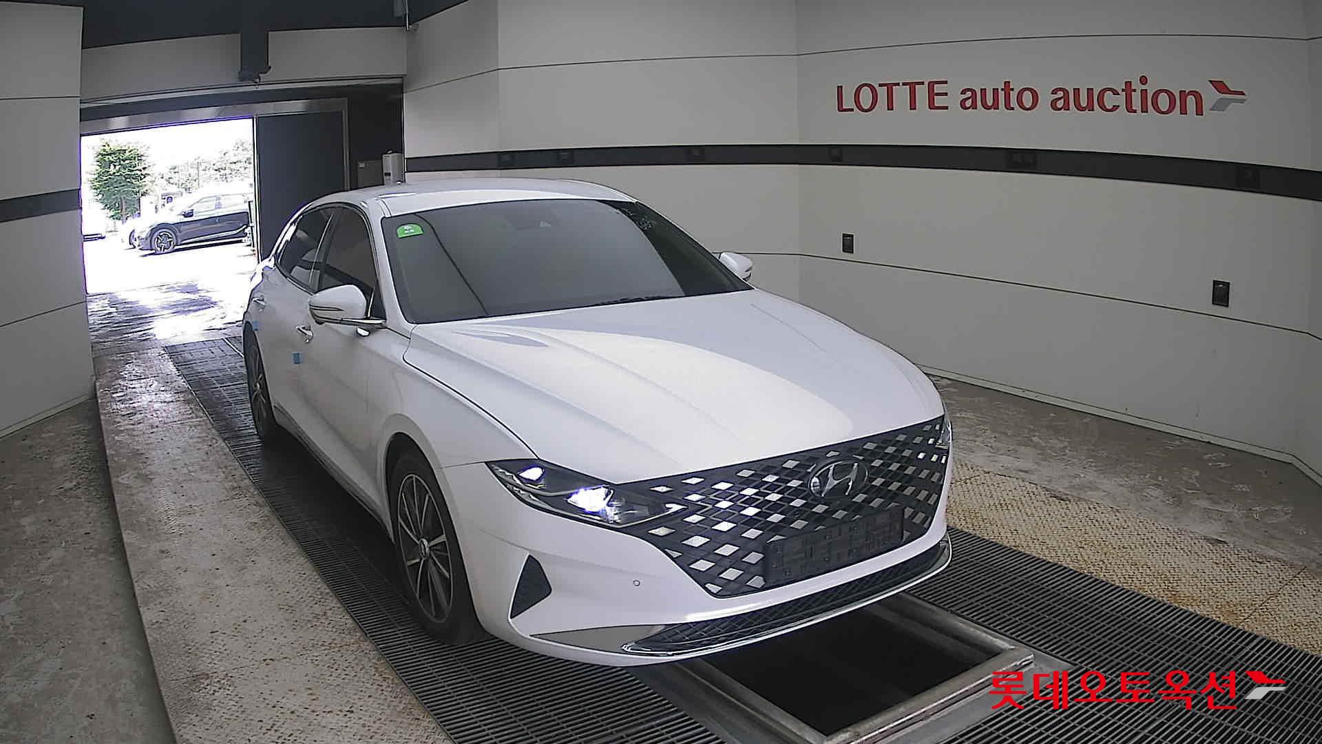 2022 - hyundai grandeur