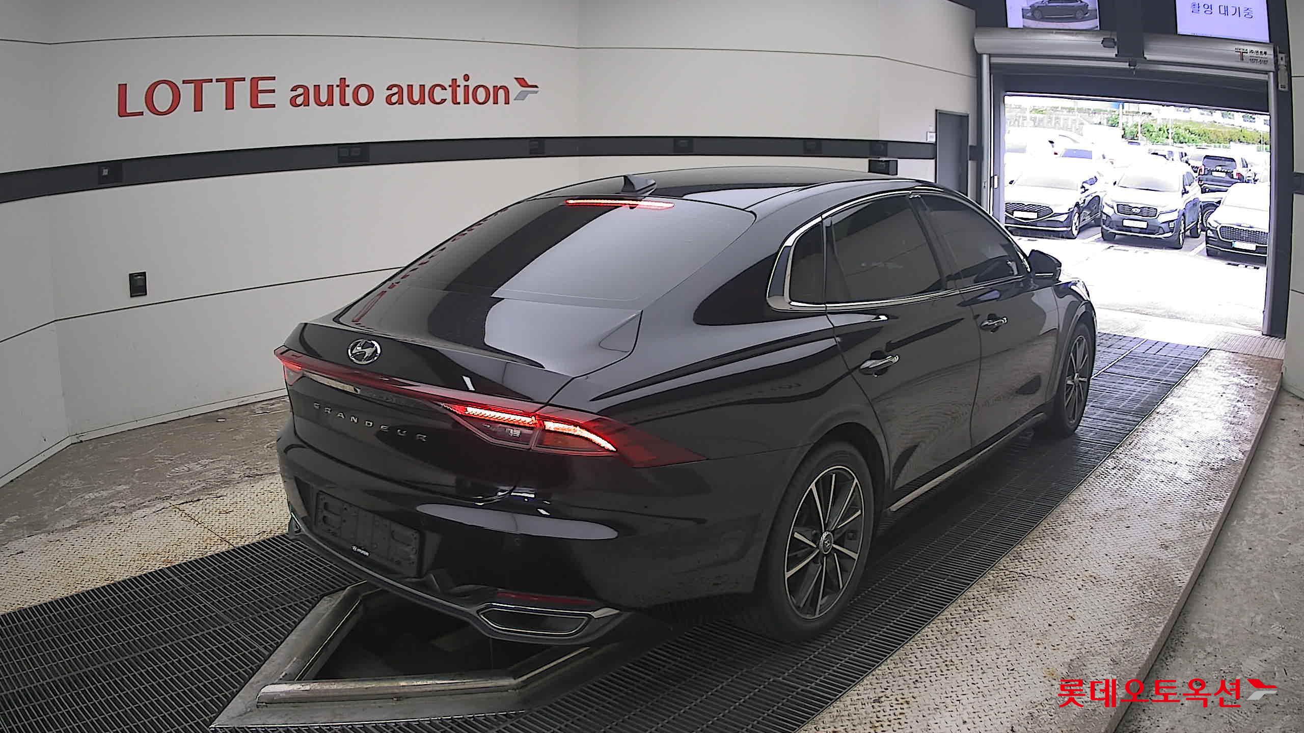 2022 - hyundai grandeur