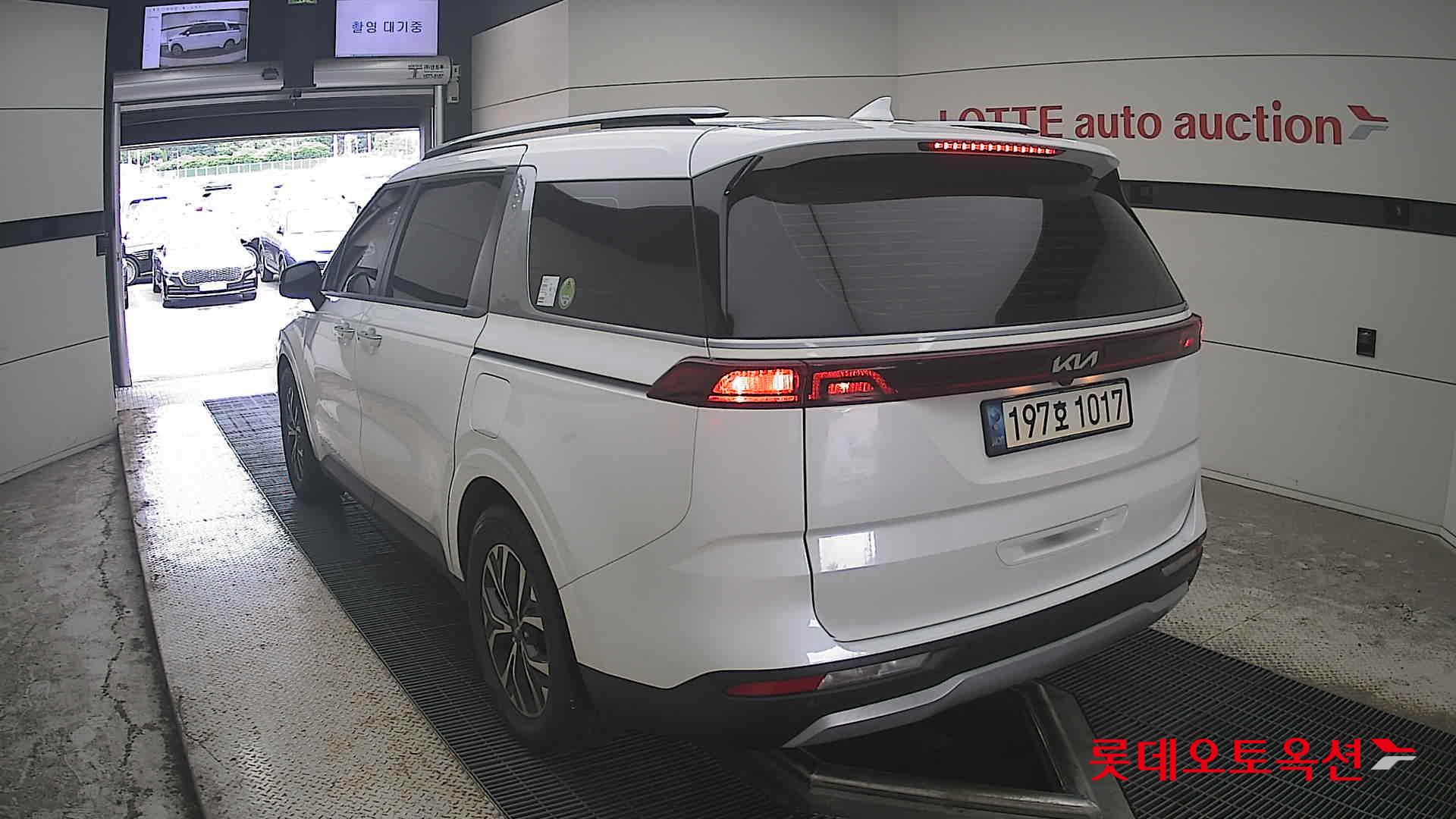 2023 - kia carnival