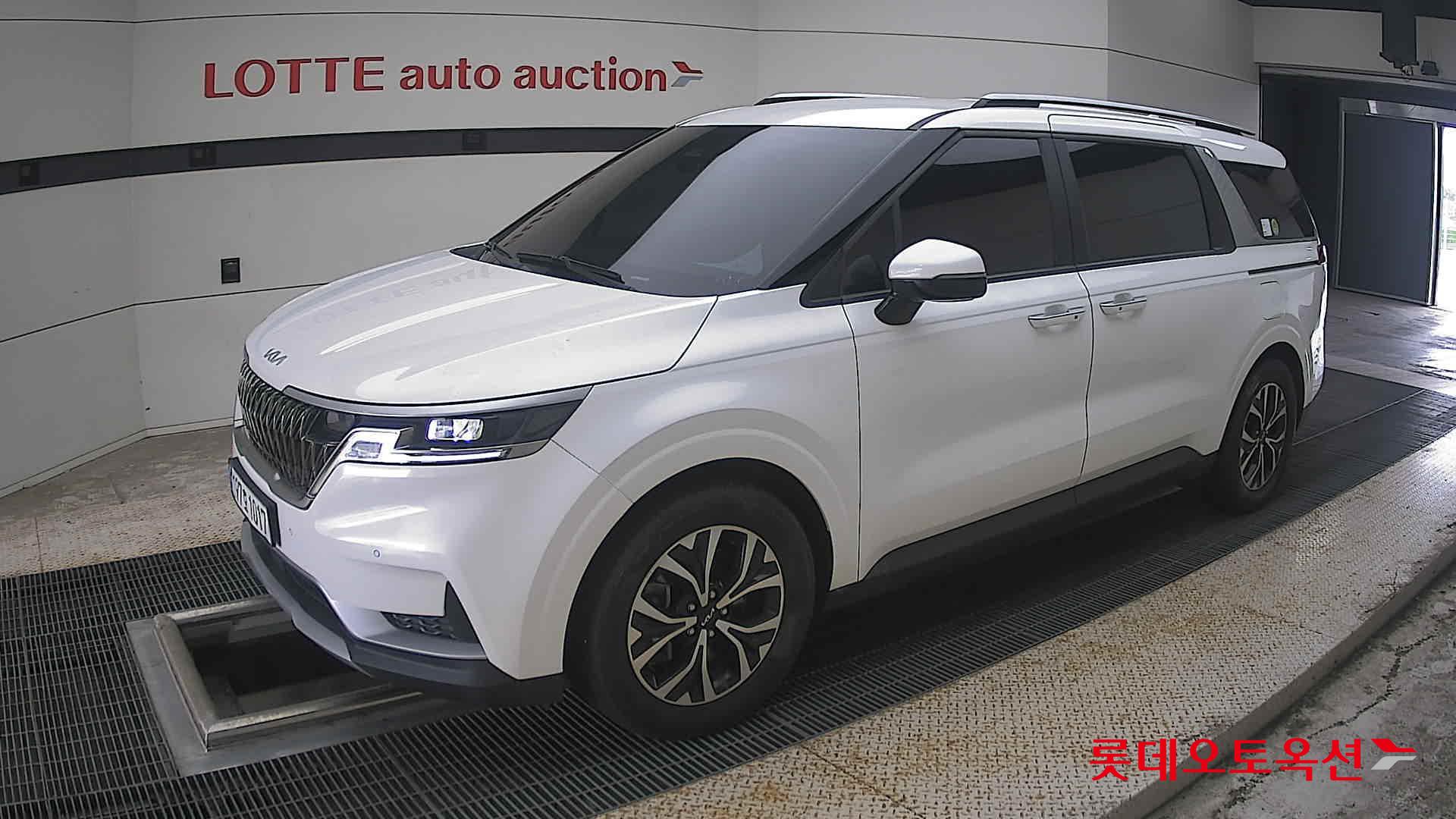 2023 - kia carnival
