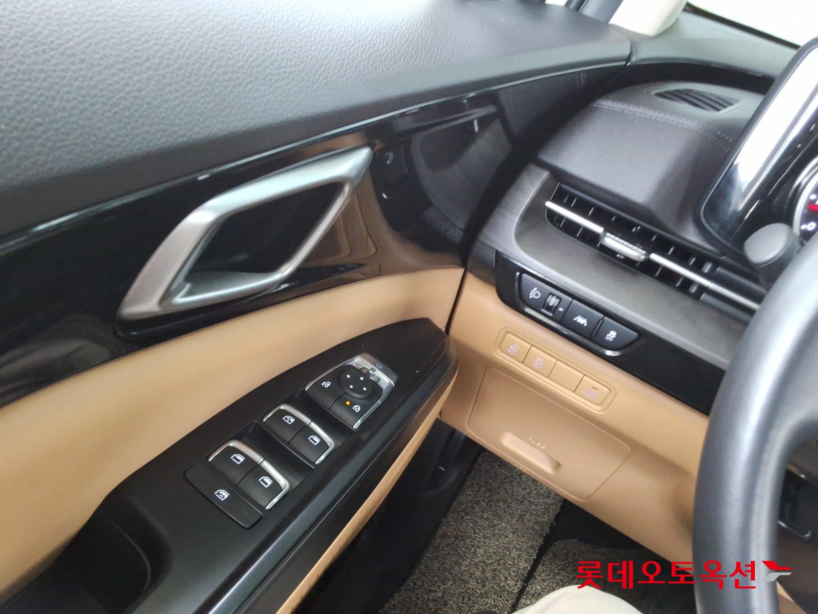 2023 - kia carnival