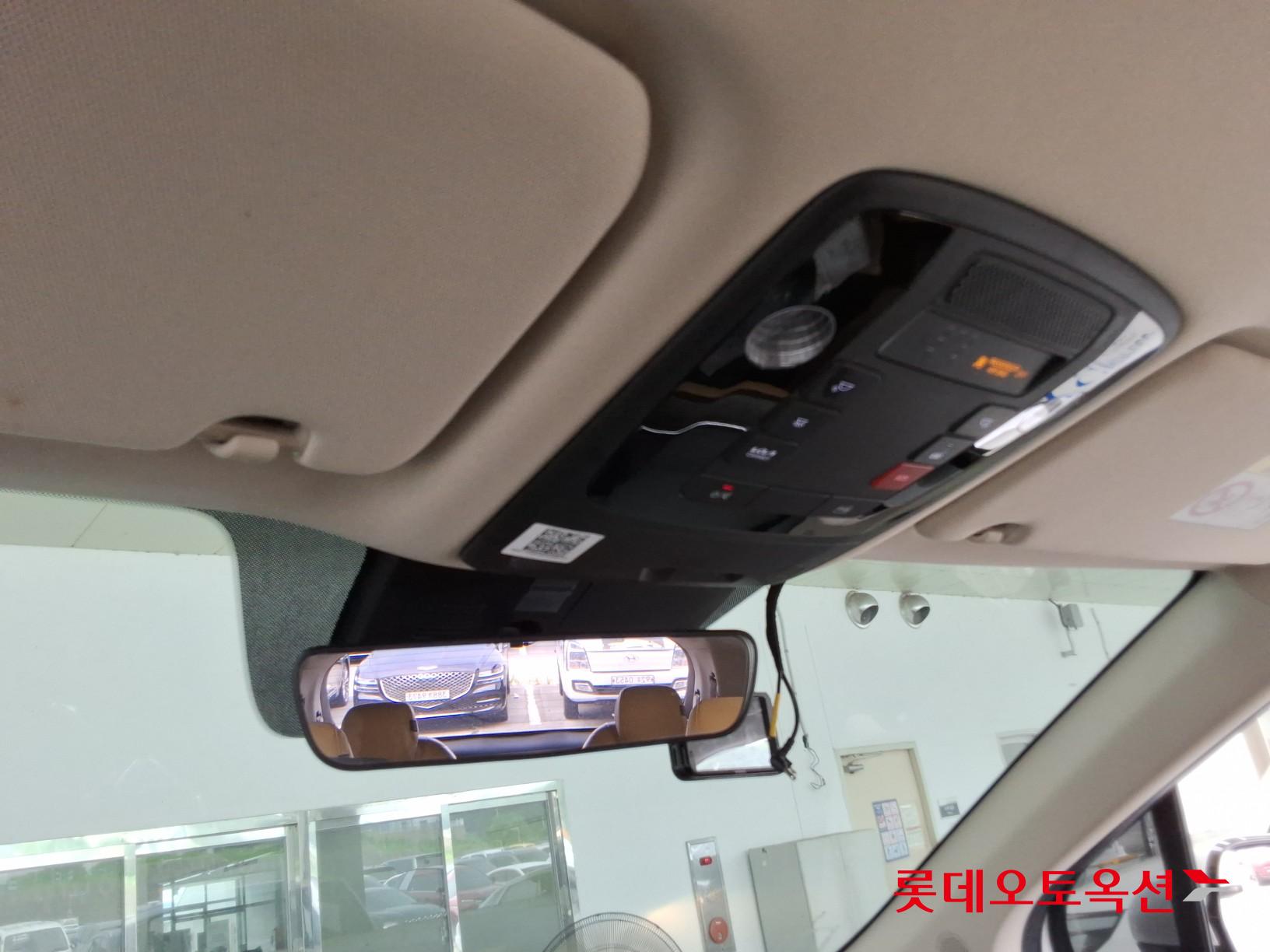2023 - kia carnival
