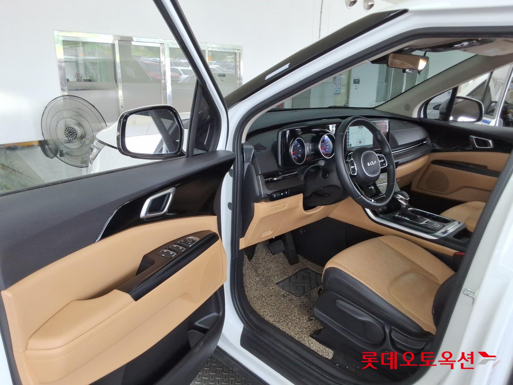 2023 - kia carnival