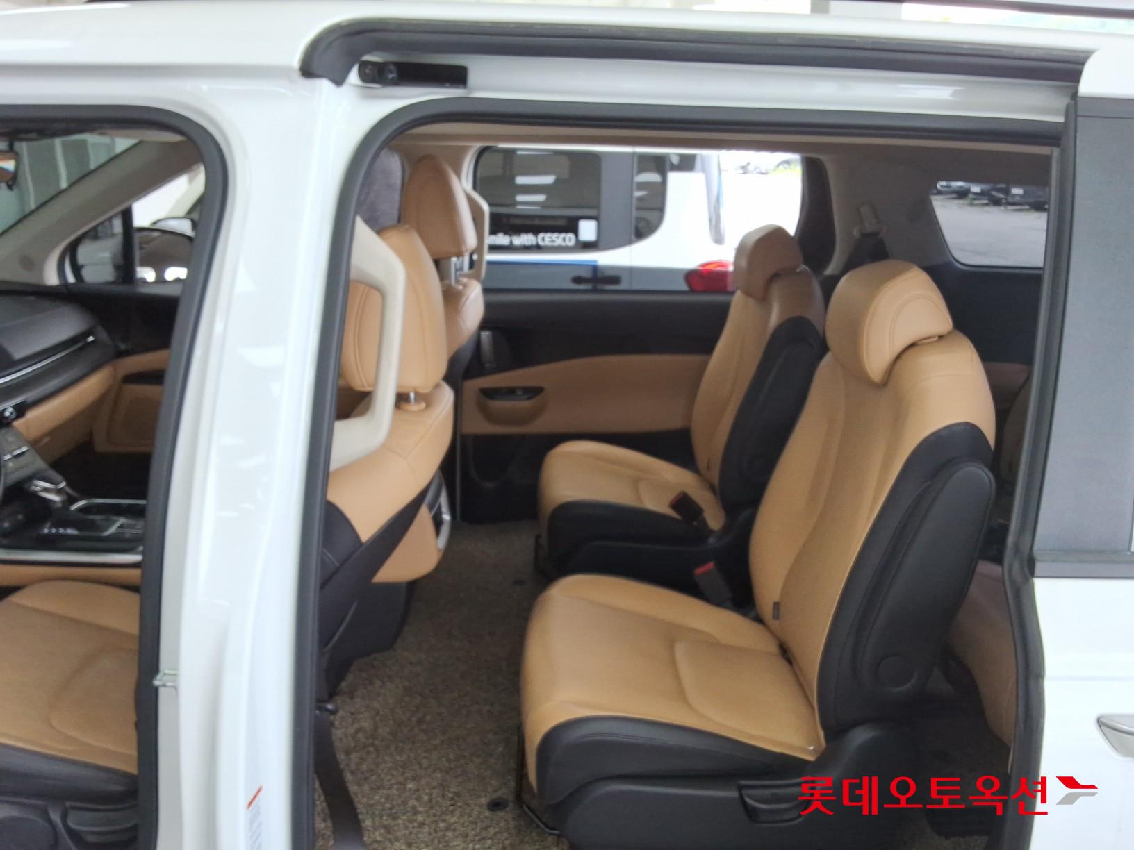 2023 - kia carnival