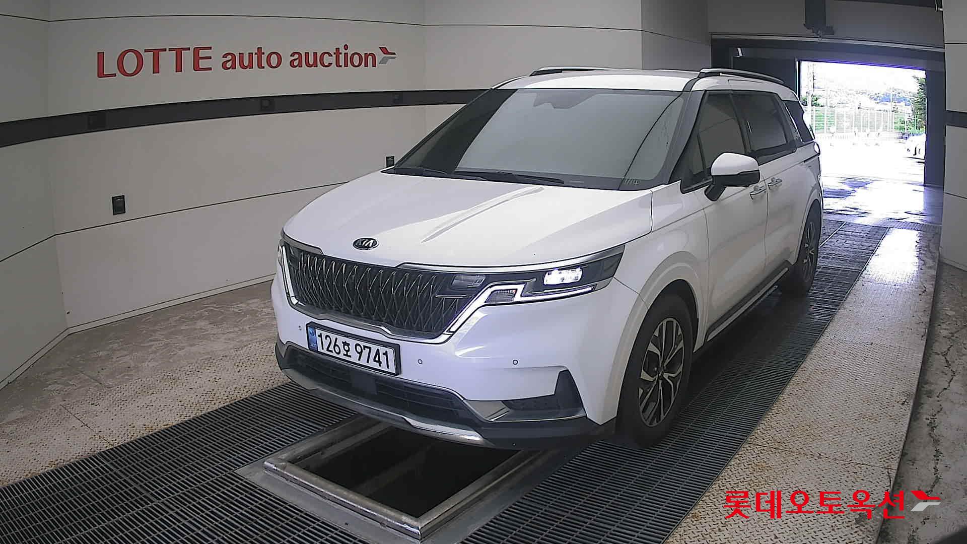 2021 - kia carnival