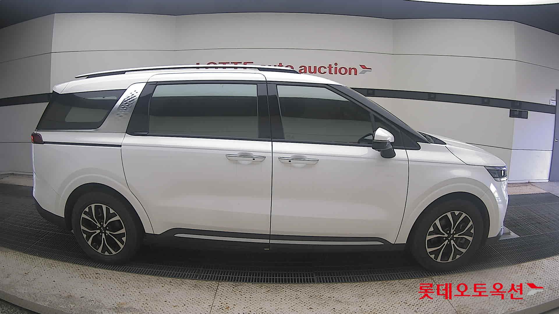 2021 - kia carnival