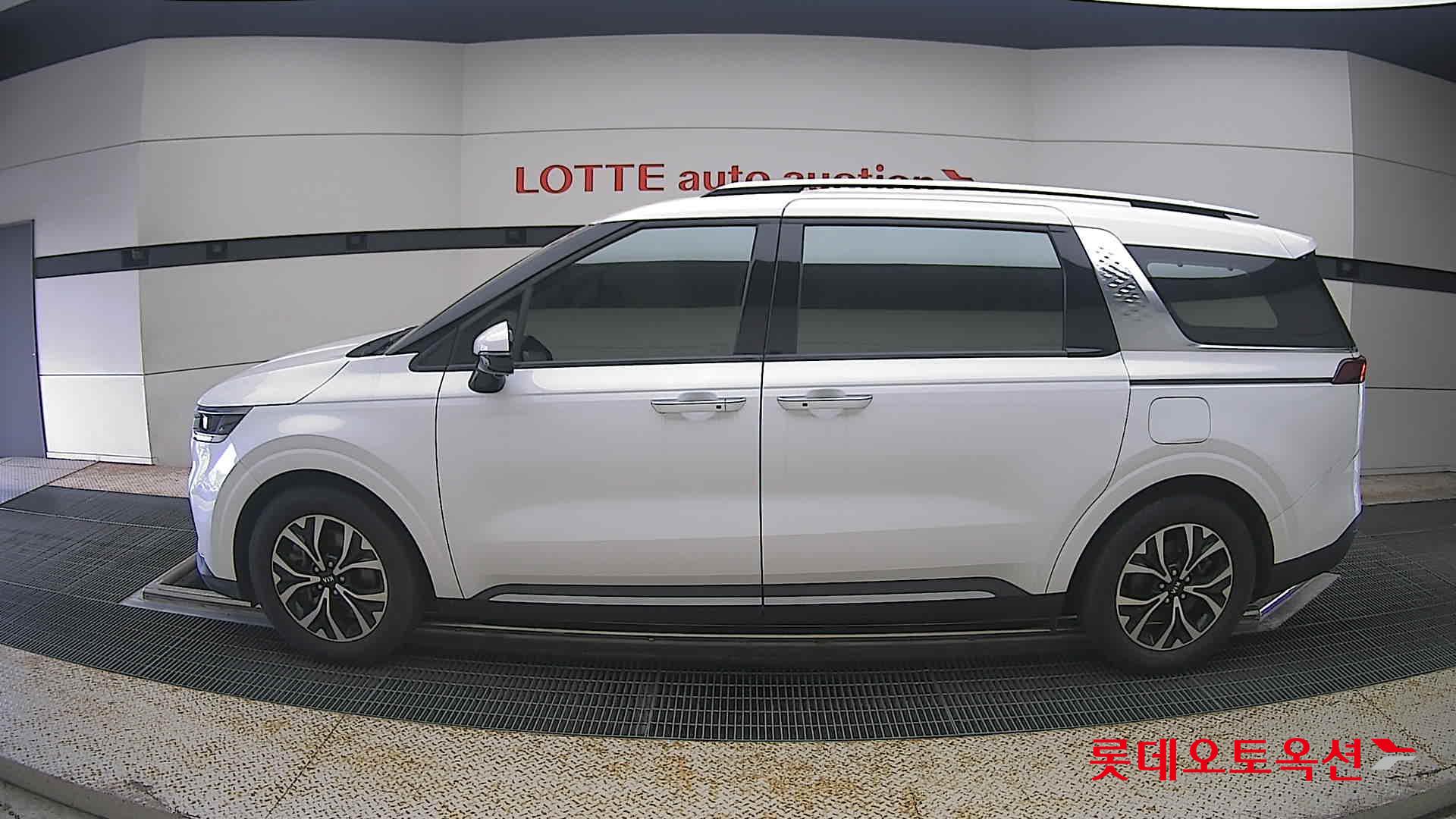 2021 - kia carnival