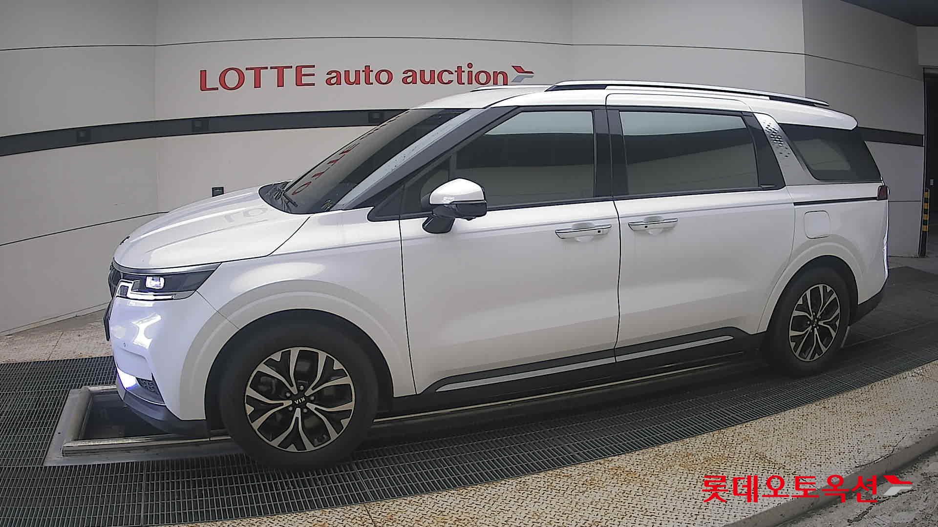 2021 - kia carnival