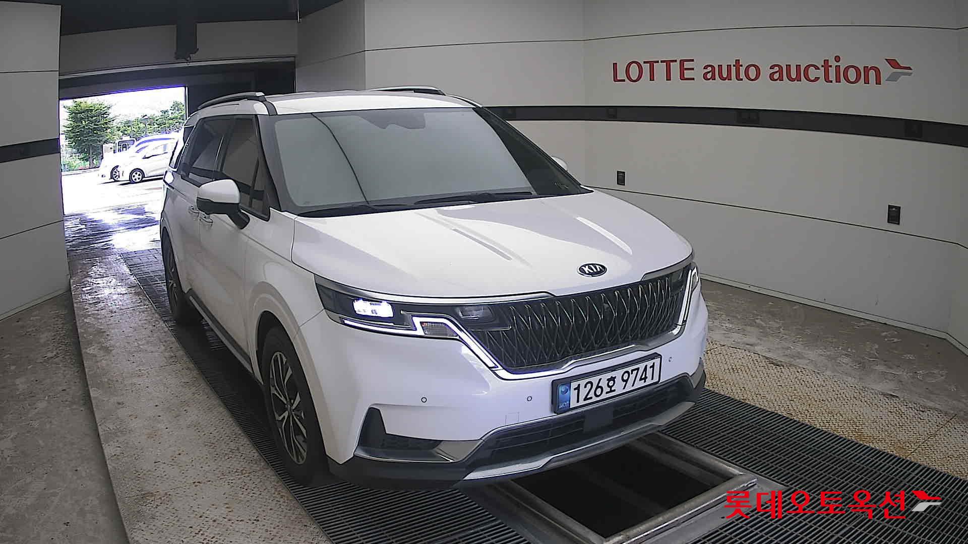 2021 - kia carnival