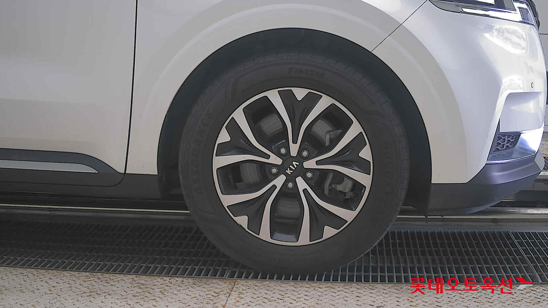 2021 - kia carnival