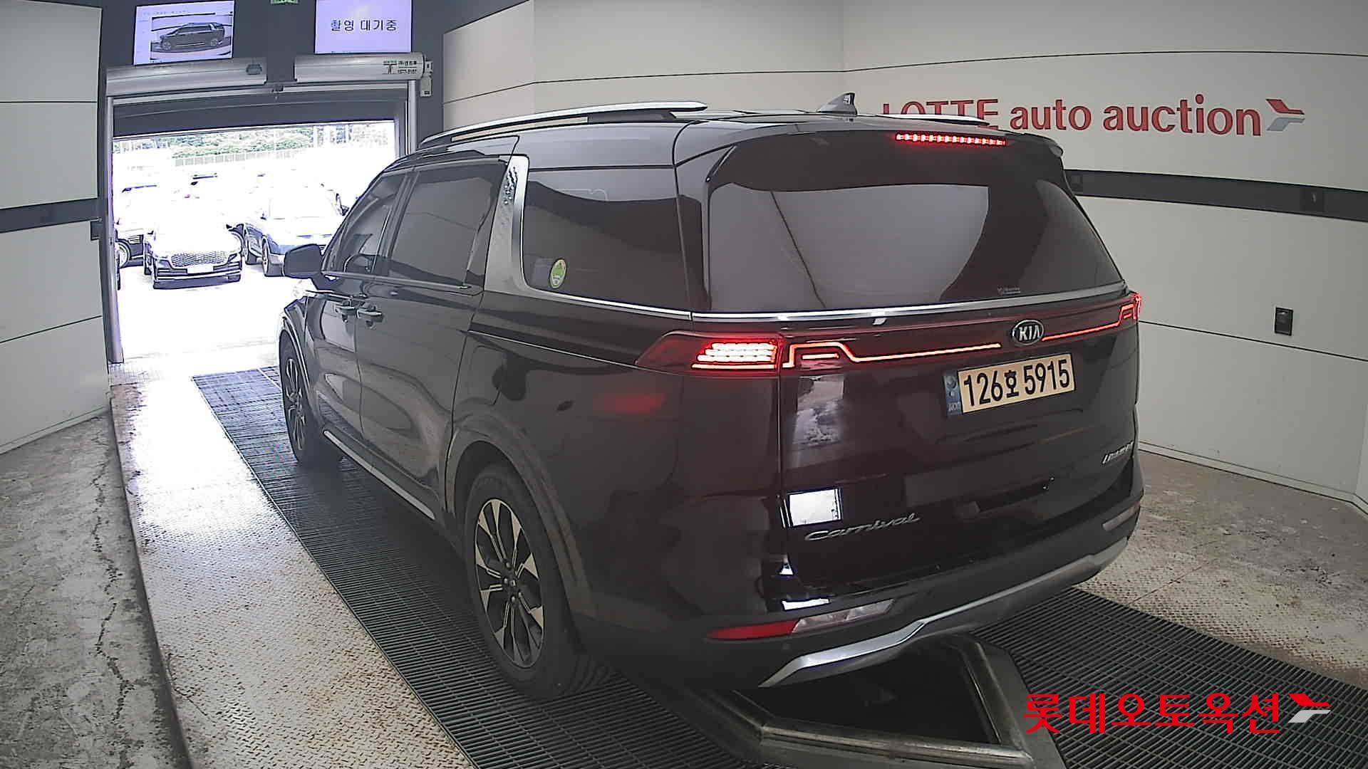 2021 - kia carnival