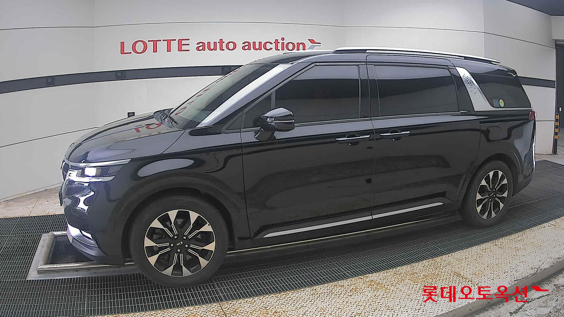 2021 - kia carnival