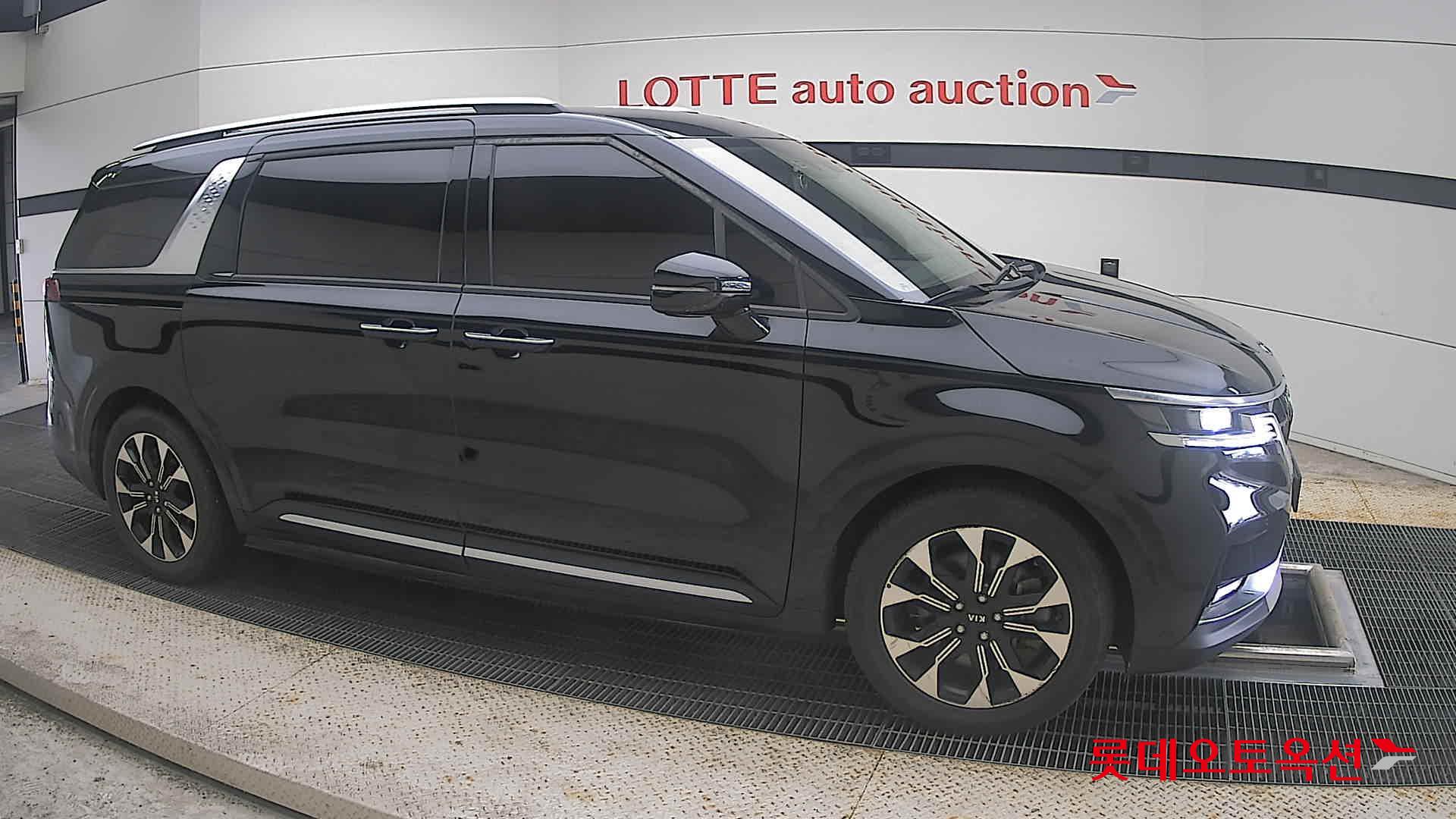 2021 - kia carnival