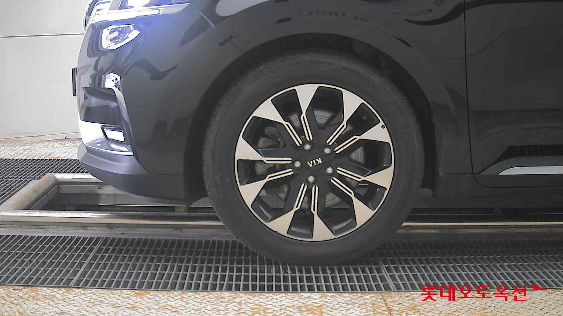 2021 - kia carnival