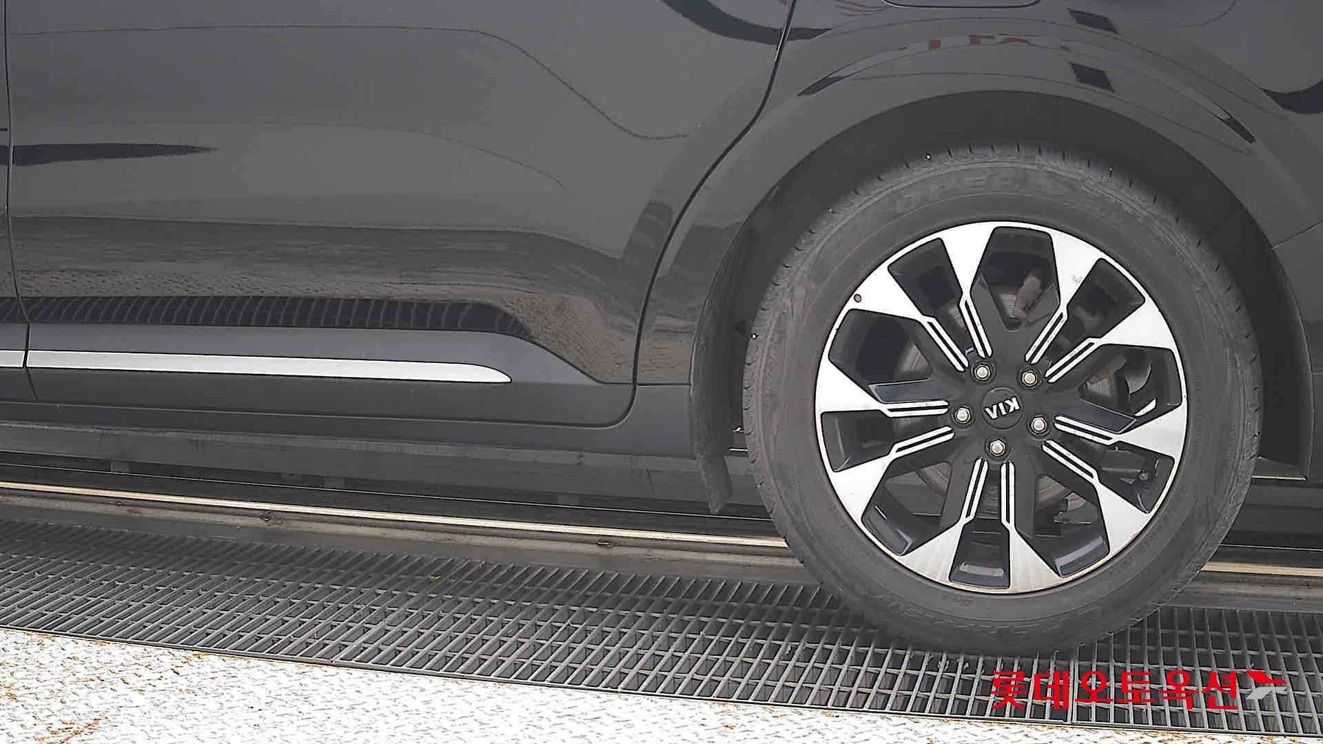 2021 - kia carnival